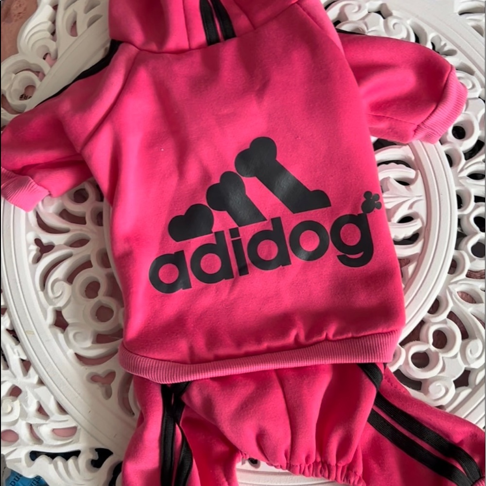 2 Adidog Jumper 💗 1 pink💛1 yellow 2for 25$